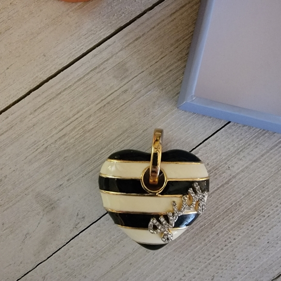 Juicy Heart💗Pendant for Necklace or Bracelet - Picture 9 of 13